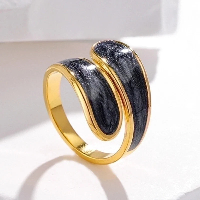 Luna Flow Ring